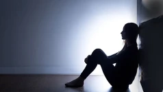 Silhouette femme assise